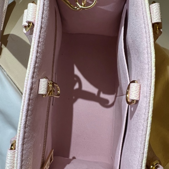 Stardust Louis Vuitton ON THE GO PM - Picture 3 of 8